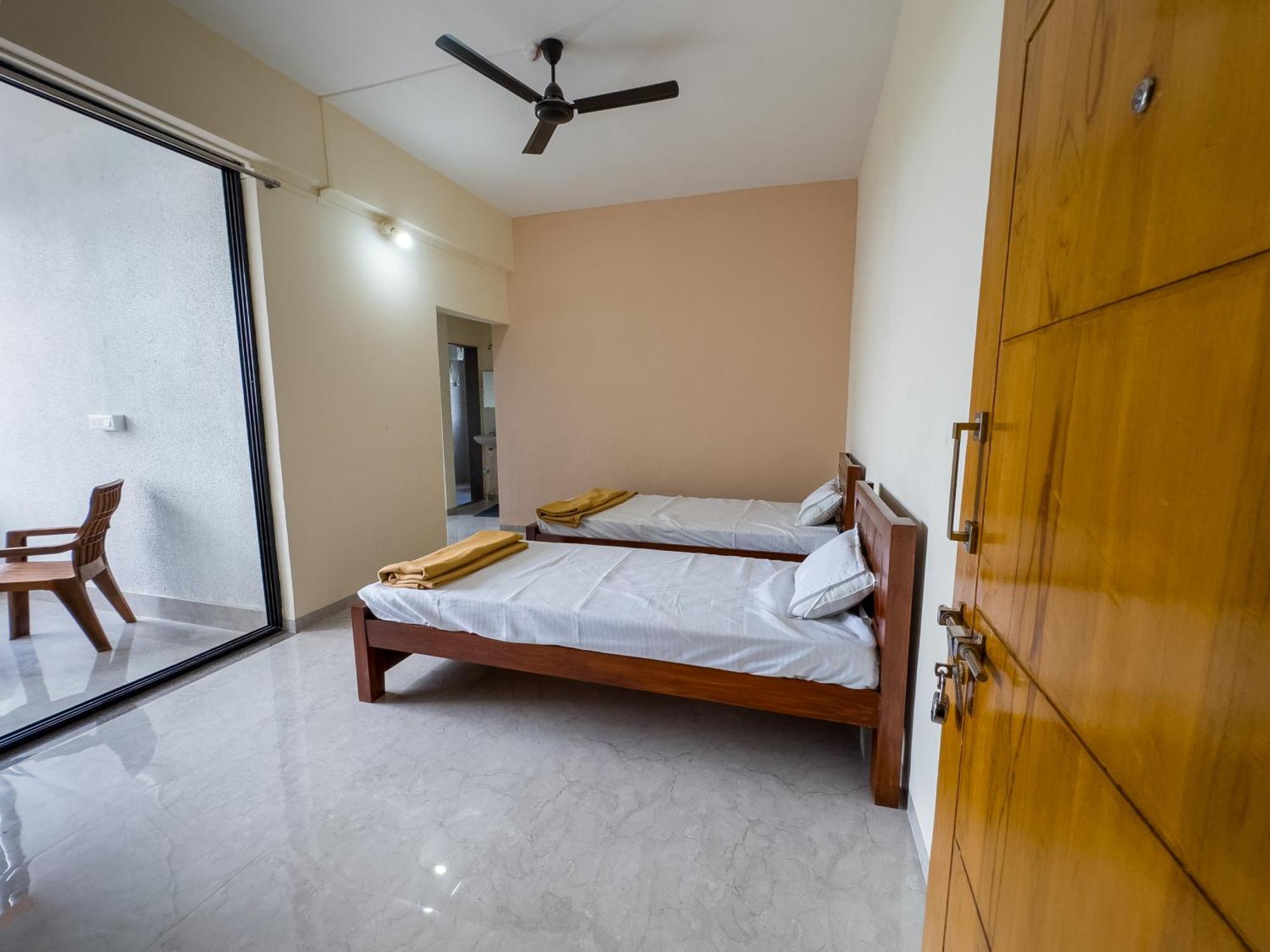 Punekar Bhavan Akalkot Extérieur photo