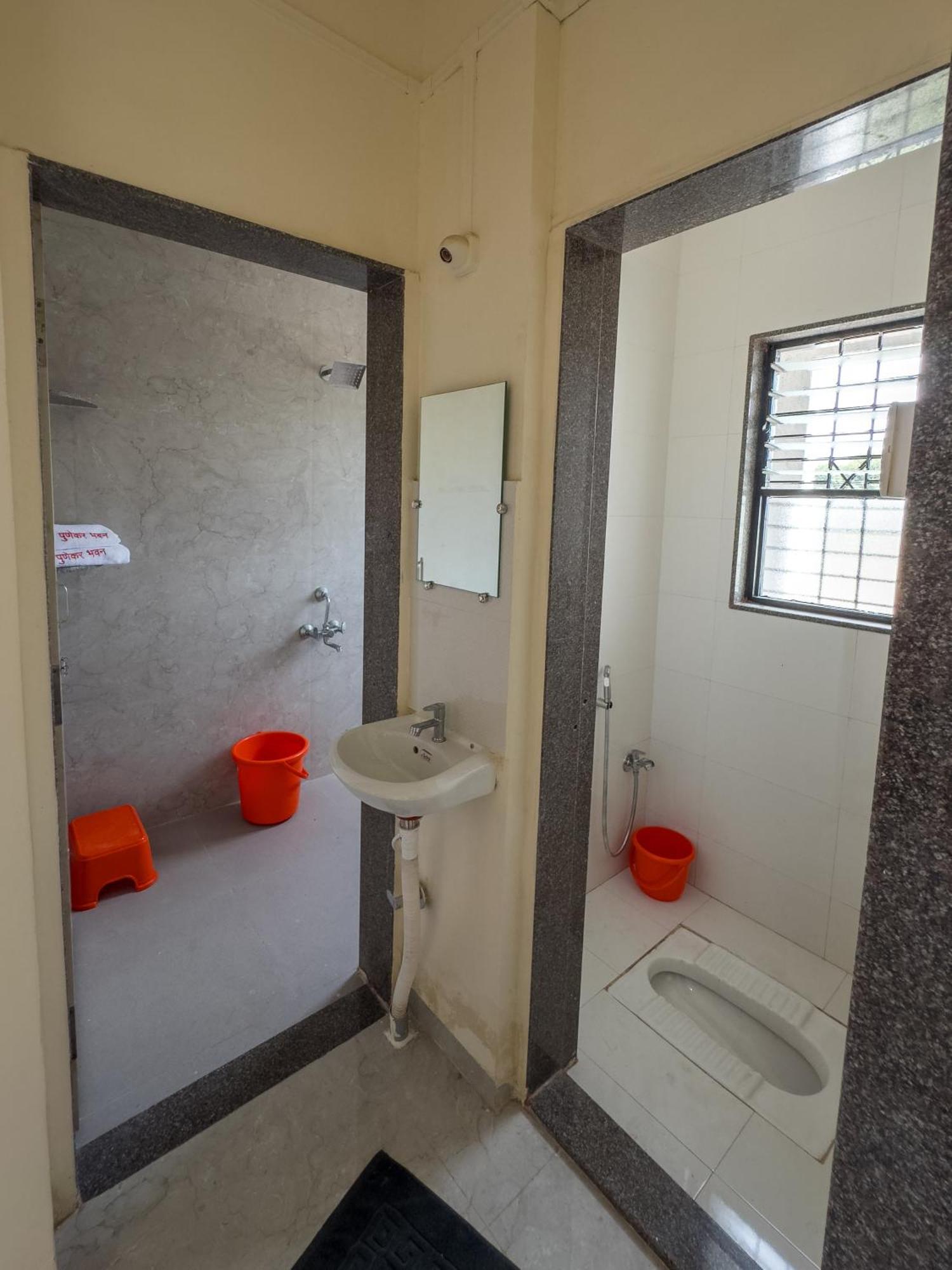 Punekar Bhavan Akalkot Extérieur photo
