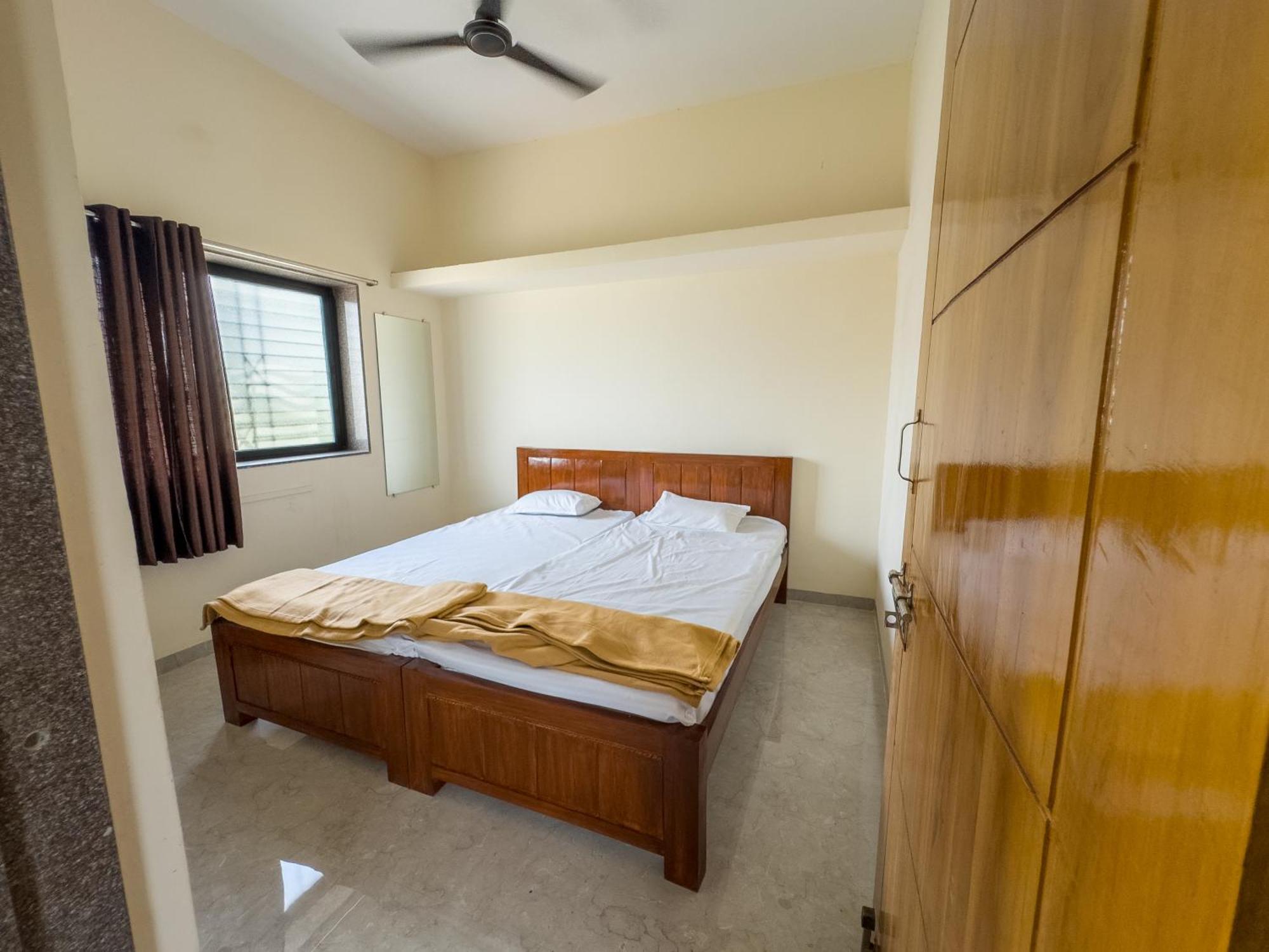 Punekar Bhavan Akalkot Extérieur photo